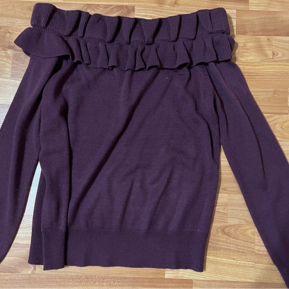 Off the shoulder sweater - Picture 2 of 3